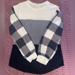 EUC Maurice’s Bell Sleeve Top